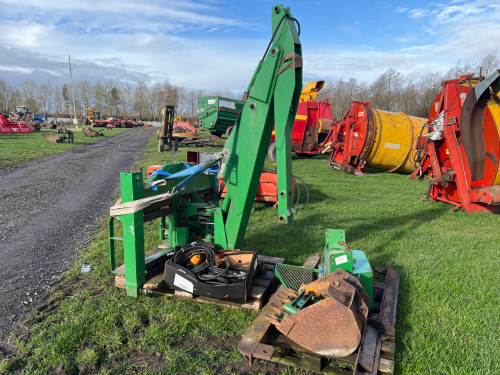 Lewis Landlord 330S sliding kingpost backhoe with bucket and mounting brackets, to suit JD compact, c/w pump