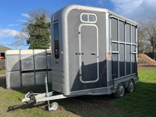 Equitrek Trail Treka L horse trailer