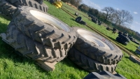 Set of row crop wheels 380/80/38 and 380/90/54