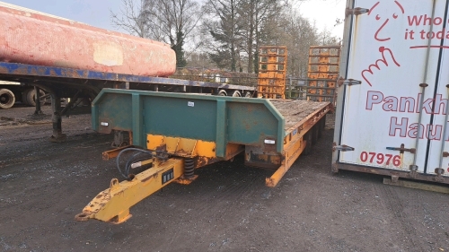 Chieftain 20T tri-axle low loader trailer, hydraulic ramps, brakes and front sprung load drawbar