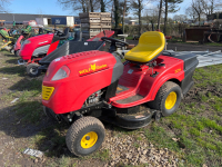 Wolf garten ride on lawn mower with Briggs and Stratton engine, gwo