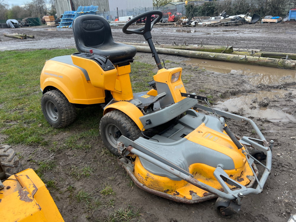 Lawn mower best sale with power steering