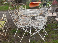 Garden table/chairs
