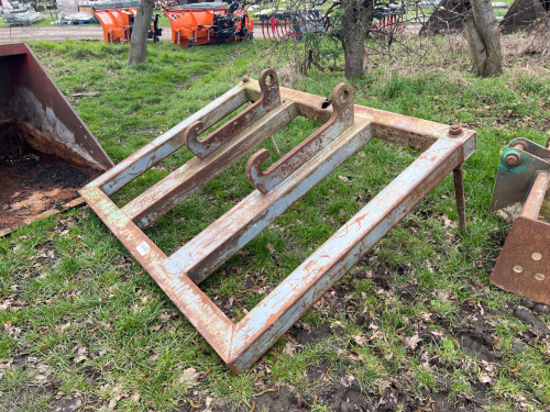 CAT telehandler twin bale spike