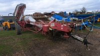 Reekie 2 row potato harvester with picking off table