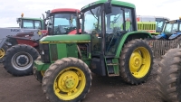 1994 John Deere 6200 4wd tractor, M935 NKS, with V5, turbo charged 4 cylinder engine, 8600 hours, 40k gearbox, push out pick up hitch, 540/540E/1000 PTO, 2 spool valves, trailer brake
