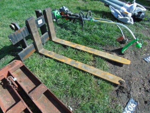 Forklift backplate & tines