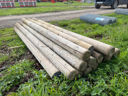 16 X Round 8ft Fencing Posts York Machinery Sale Hedgers Buckets Livestock Equip Spares