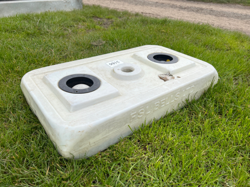 Cattle molasses lick feeder