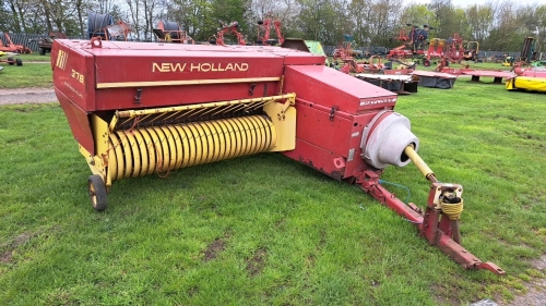 New Holland 378 small baler