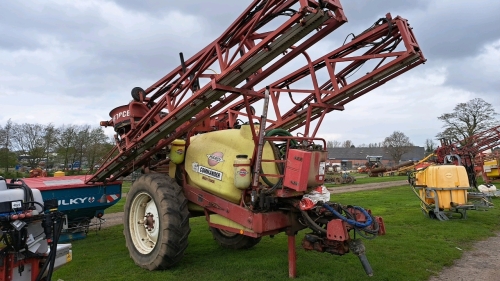 Hardi Commander Multi-track 2800ltr sprayer, control boxes all working, tested 2021 but not used since due to retirement