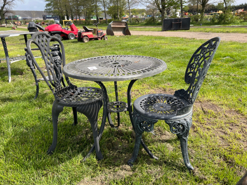 Aluminium garden table /chairs