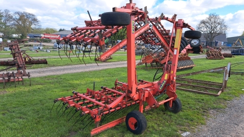 Einbock 6m tine harrows with levelling board,heavy duty tines. Good tines and gwo