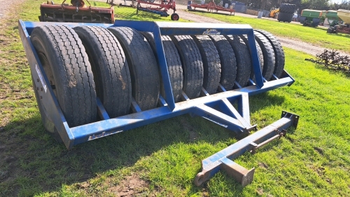 Sumo 3m trailed tyre press