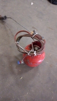 Roofing torch with full gas bottle