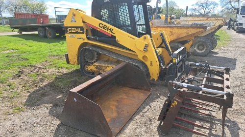 Gehl RT185 tracked skidsteer loader, 740 hours only, 2020, c/w bucket, grab and pallet tines