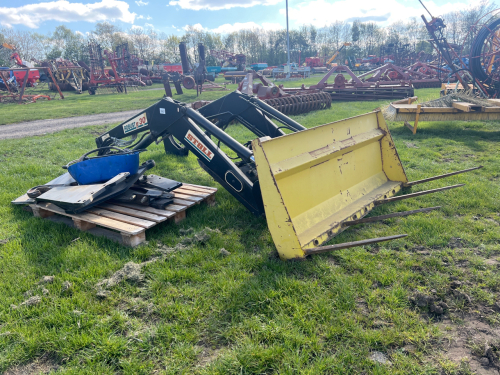 Stoll Robust F30 loader Ford 8240 brackets