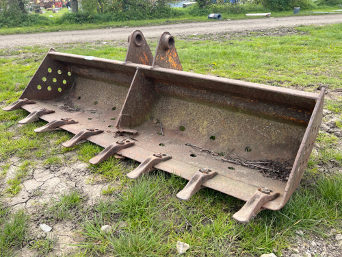 Digger bucket