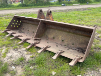 Digger bucket
