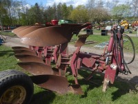 Naud 5F vari width plough, shear bolt, straight, solid and good condition.  Used last year