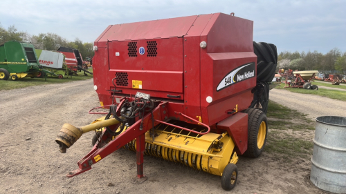 New Holland 548 round baler, 2 new chamber chains fitted last year