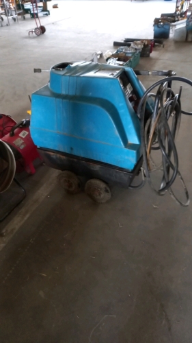 Nova steam cleaner on 4 wheels, spares or repair. Does power up but doesn't heat