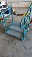 Heavy duty safety steps (3 steps) with handrails