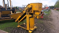 Walthambury 320 potato bagger