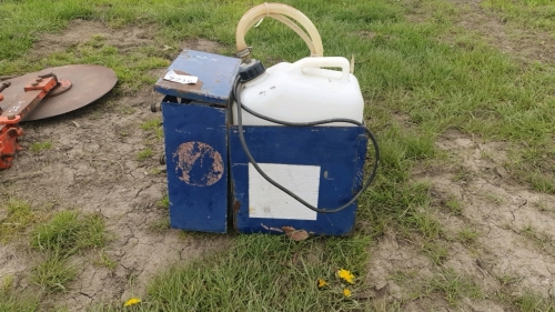Foam blob marker for sprayer