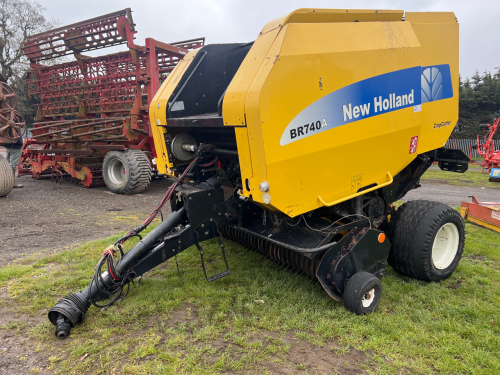 NH BR740A baler, control box and in working order