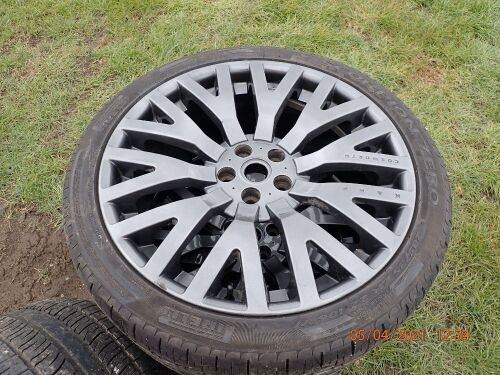 Kahn Cosworth 22" alloys, Land Rover/Range Rover, good condition, all fitted with Pirelli 285/35/22, good condition