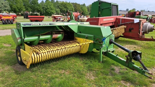 John Deere 459 baler