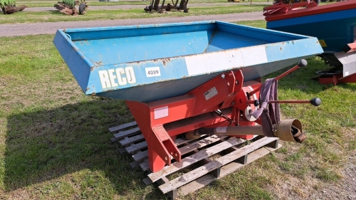 Reco Sulky R600 fertiliser spreader