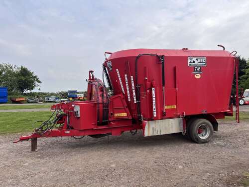 2016 Hi Spec T16 twin tub diet feeder c/w straw blower, weigher, rear and side discharge doors