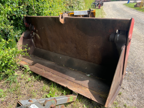 JCB 4 in 1 bucket