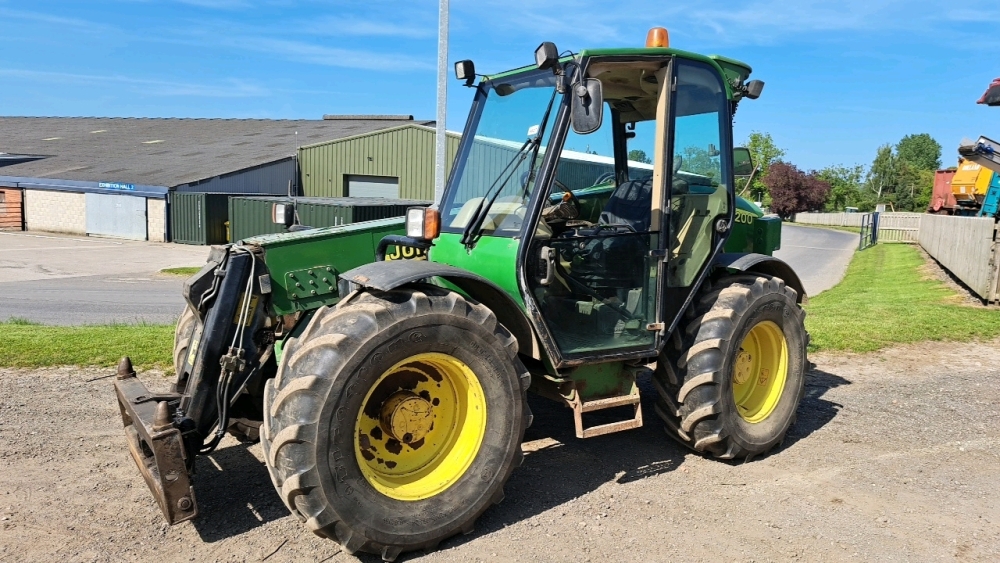 John Deere 3200 telehandler X609 CBT, used daily | York Machinery Sale ...