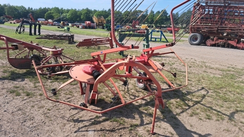 Lely Lotus 300 tedder, gwo, with manual