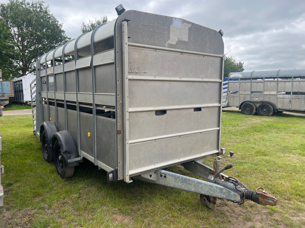 Ifor Williams TA510 12ft livestock trailer with decks and 3 divider ...