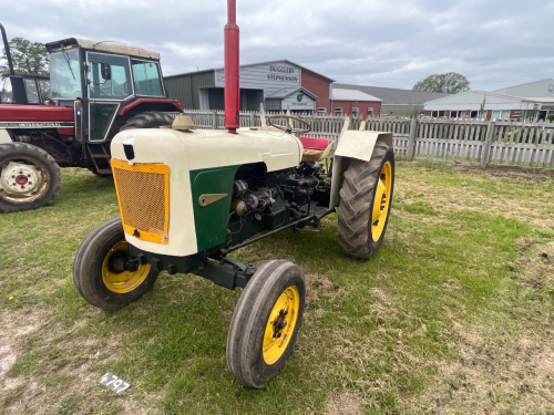 David Brown 880 Selectamatic tractor with V5. Working order, 6467 hours