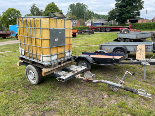 Towable water bowser