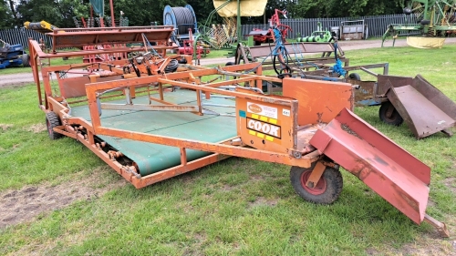 Cooks flat 8 bale sledge with accumulator, gwo, for sale due to change in business direction
