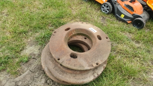 4 x Fordson wheel weights, 3 inner, 1 outer