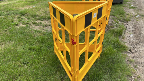 3-panel yellow JSP work gate