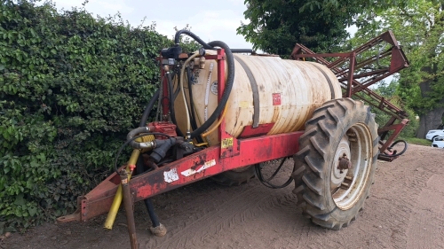 Lely trailed sprayer 2000 ltr c/w 12 mtr booms