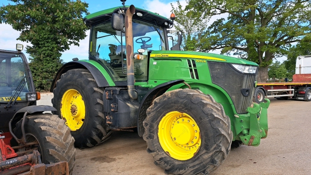 John Deere 7270R 4wd Tractor C w Front Linkage Cab And Front john-deere-7270r-4wd-tractor-c-w-front-linkage-cab-and-front
