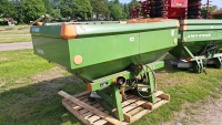 Amazone ZAX 1402 fertiliser spreader with manual