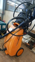 Halfords HP125 pressure washer