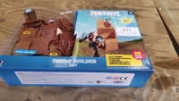 Fortnite Turbo builder set plus figures, loot box and 3 accessories