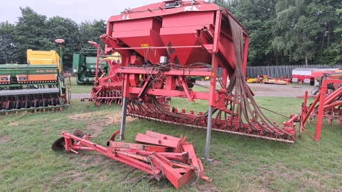 Kuhn Venta AL 402 4m drill, disc coulters mostly new, nearly new Hector 3000 control unit