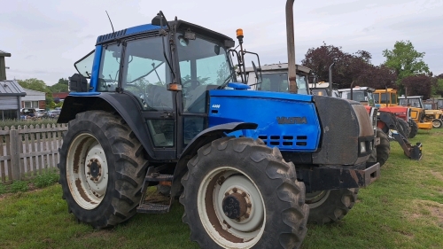Valtra 6400 tractor DE02 RNY